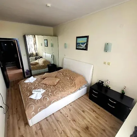 Dilov In Yalta Золотые Пески