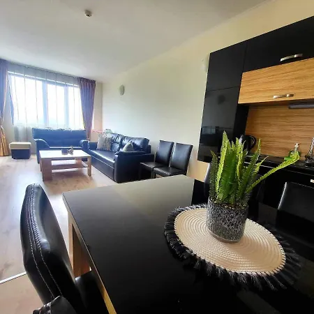 Dilov In Yalta Золотые Пески