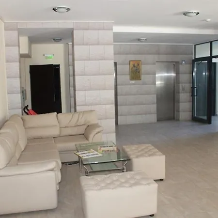 Dilov In Yalta Золотые Пески