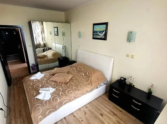 дилов в ялта комплекс Златни пясъци