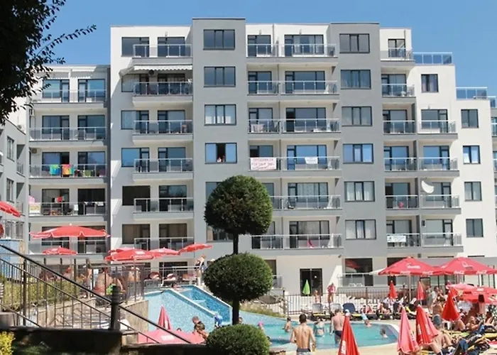 дилов в ялта комплекс Златни пясъци