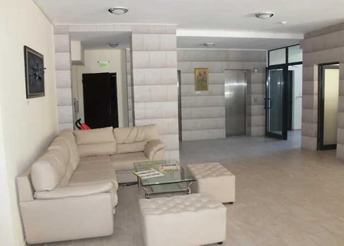 дилов в ялта комплекс Златни пясъци