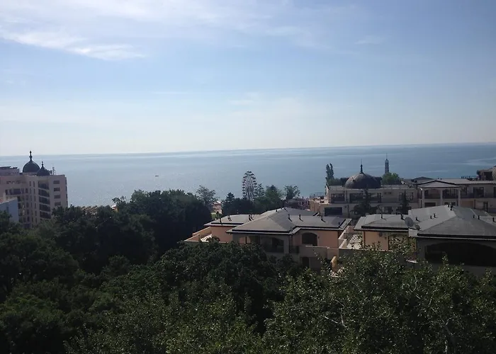 дилов в ялта комплекс