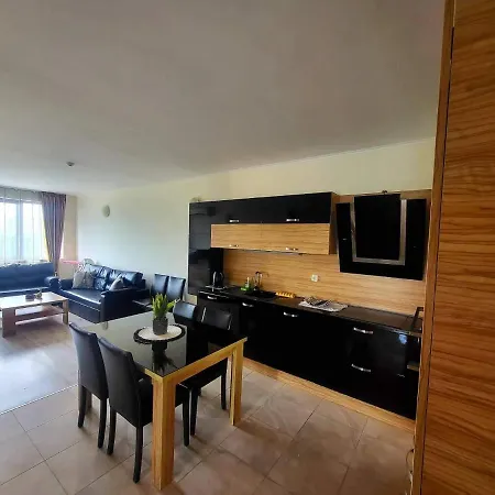 Dilov In Yalta Apartment *