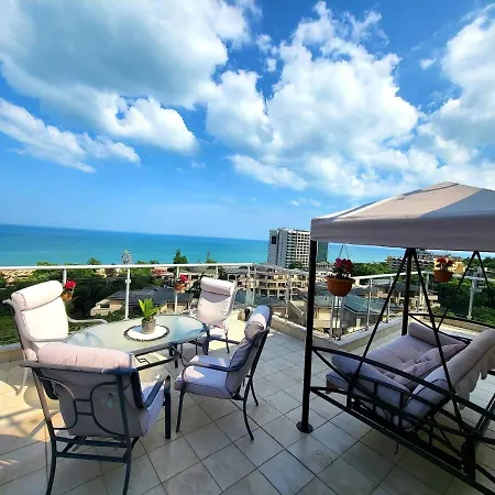 Apartment Dilov In Yalta