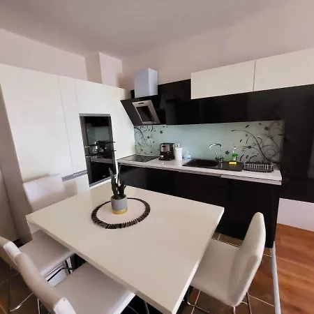 Dilov In Yalta Apartman