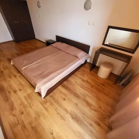 Dilov In Yalta Apartment *