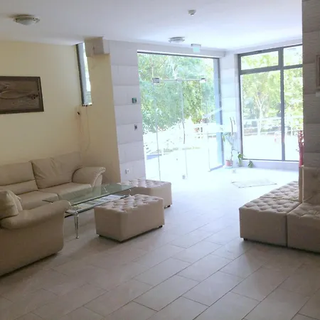 Dilov In Yalta * Aranyhomok