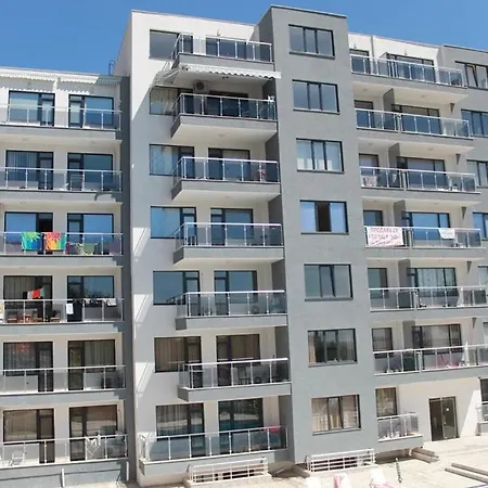Dilov In Yalta Apartment Golden Sands