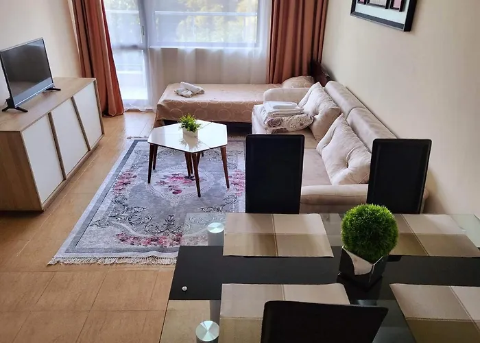 Apartment Dilov In Yalta Golden Sands
