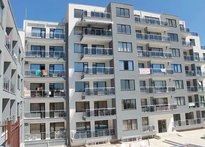 Dilov In Yalta Apartment Golden Sands