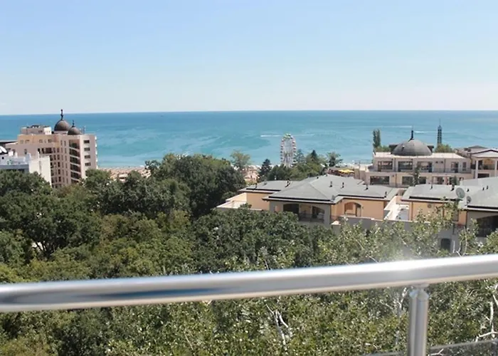 Dilov In Yalta Apartment Golden Sands