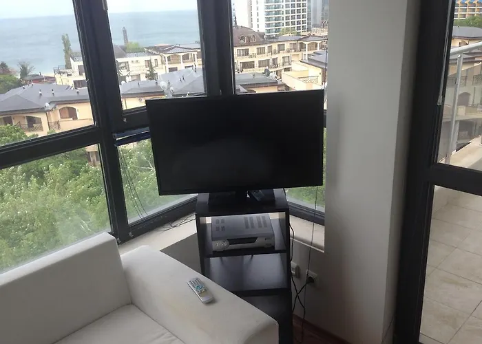 Apartment Dilov In Yalta Golden Sands